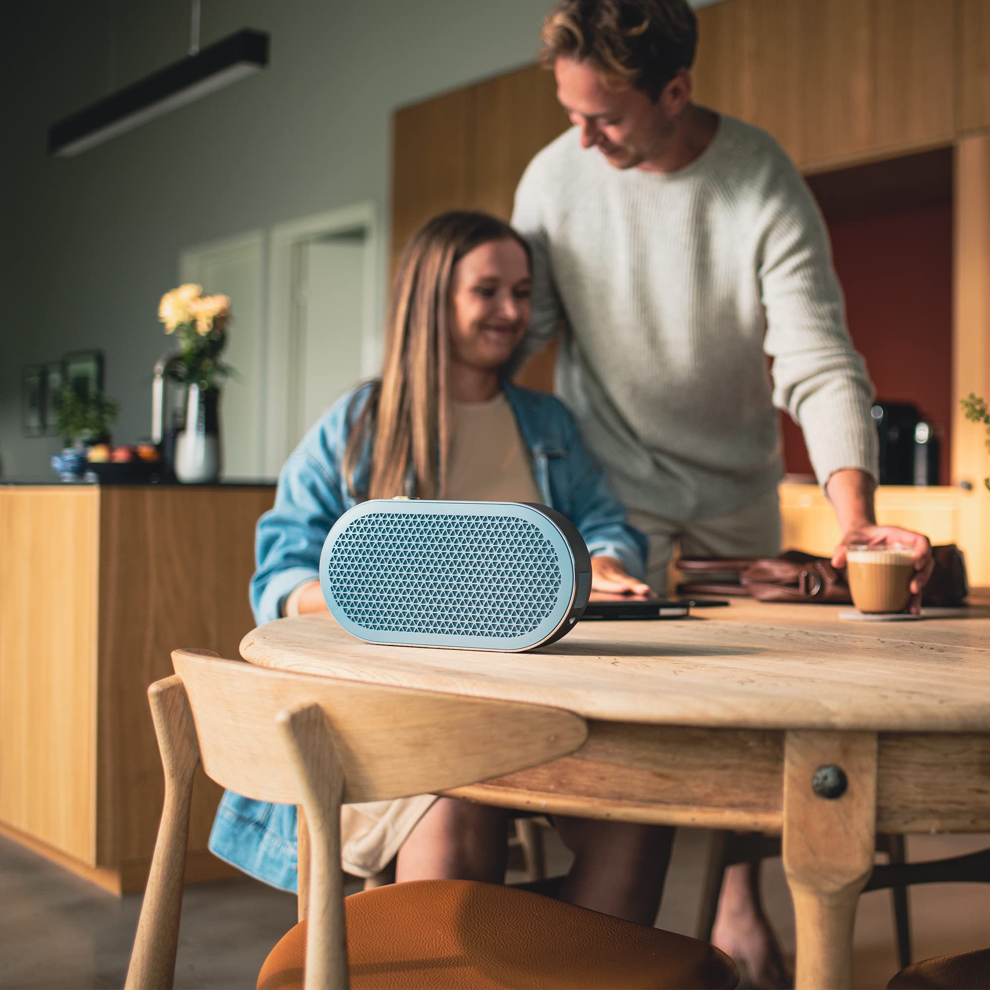 dali-katch-g2-bluetooth-lautsprecher-mit-leder-tragegurt image 4